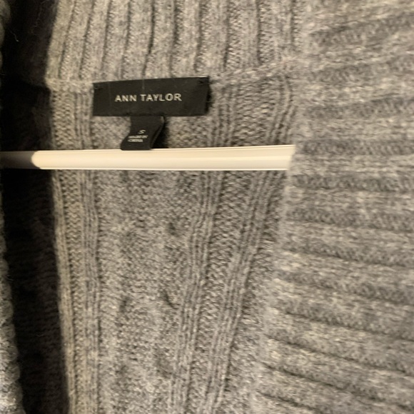 EXTRA COZY Ann Taylor Sweater - S - Picture 2 of 4